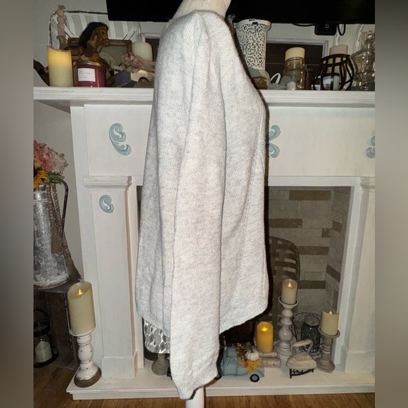 Coin 1804 Gray Split Back Leaf Print Shirttail Hem Sweater Size XL GUC - Picture 6 of 12